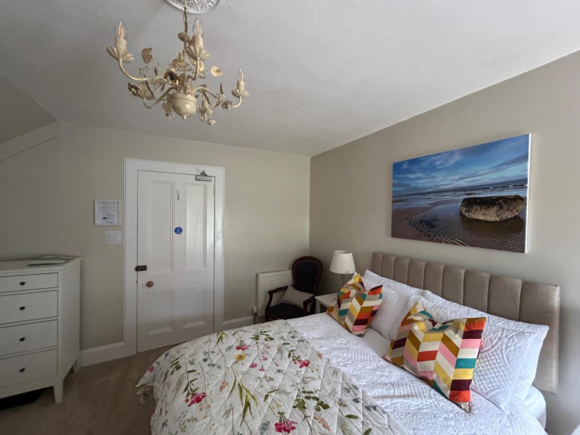 Glen Lyon Lodge Bed And Breakfast Nairn Exterior photo