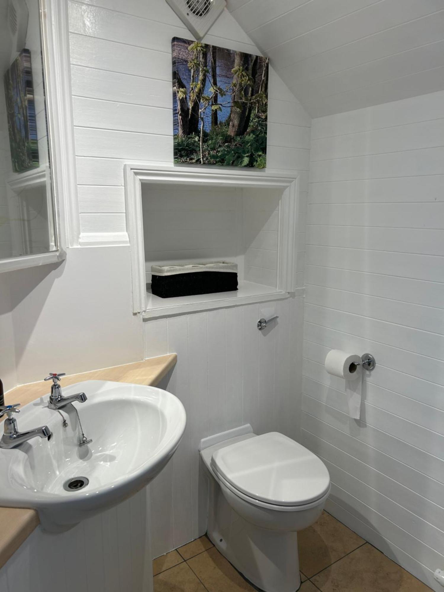 Glen Lyon Lodge Bed And Breakfast Nairn Room photo
